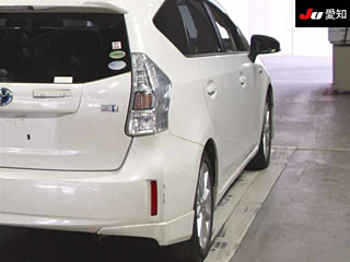 TOYOTA PRIUS ALPHA 2013