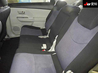 TOYOTA PRIUS ALPHA 2013