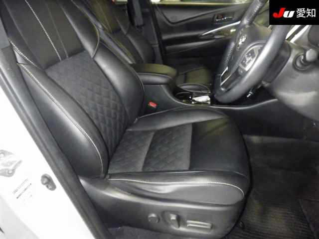 TOYOTA HARRIER 2018