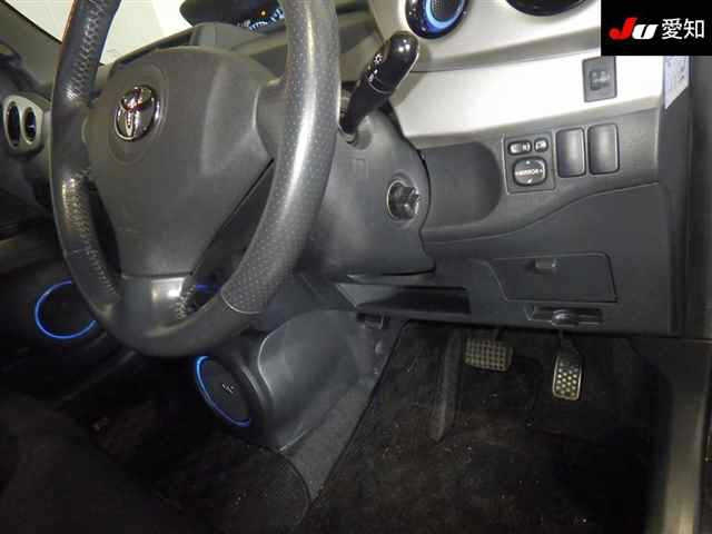 TOYOTA BB 2010