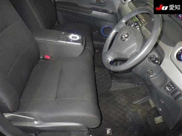 TOYOTA BB 2010