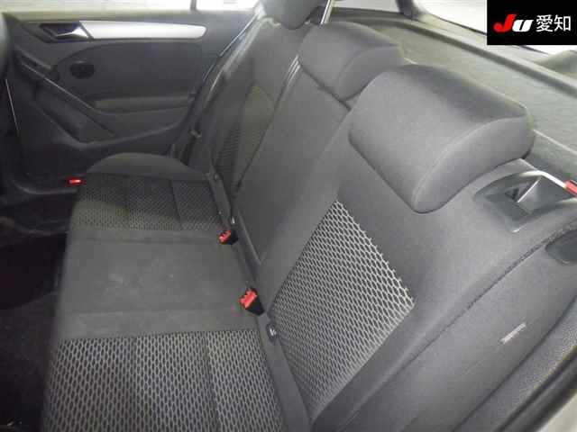 VOLKSWAGEN GOLF 2010