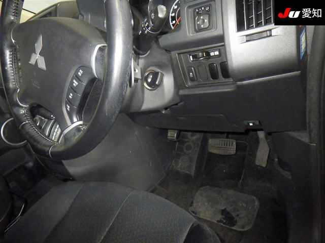 MITSUBISHI DELICA D5 2012