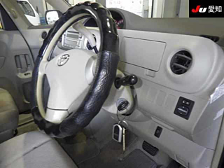 TOYOTA PORTE 2010
