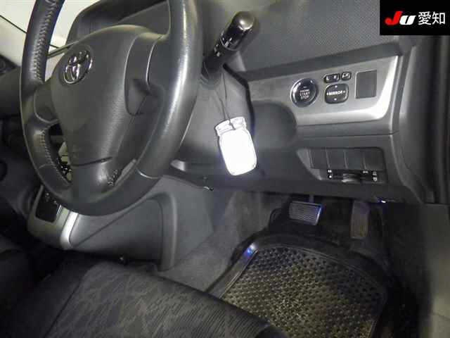 TOYOTA COROLLA RUMION 2010