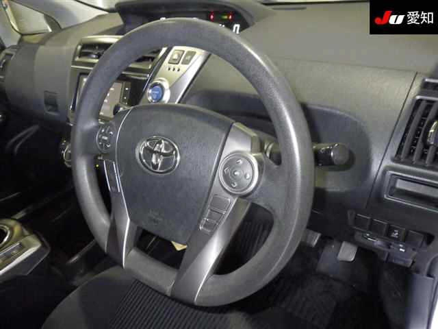 TOYOTA PRIUS ALPHA 2016