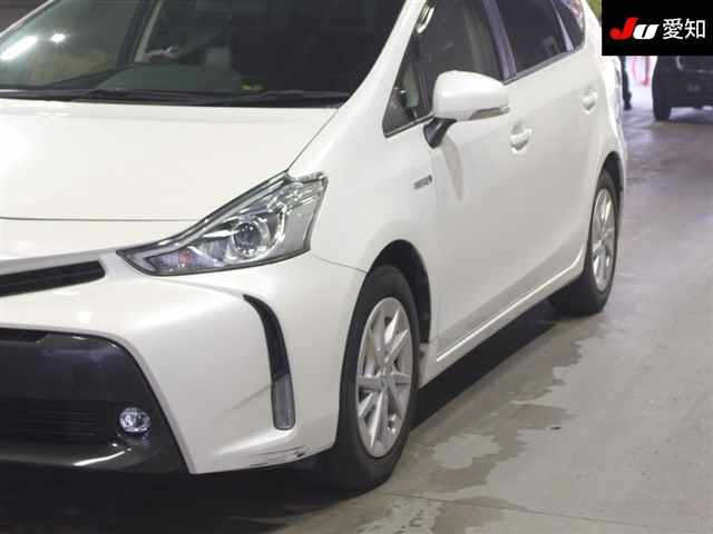 TOYOTA PRIUS ALPHA 2016