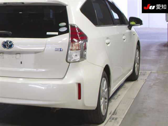 TOYOTA PRIUS ALPHA 2016