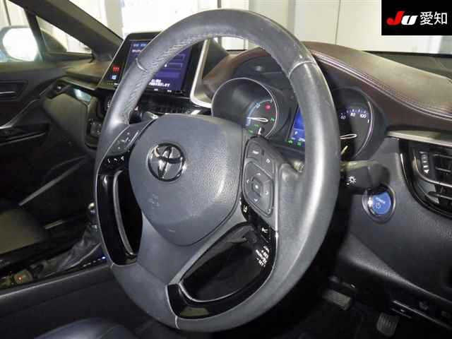 TOYOTA C-HR 2017