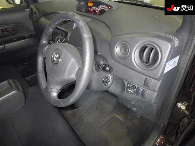 TOYOTA BB 2013