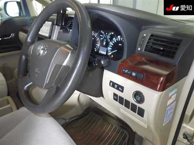 TOYOTA ALPHARD 2010