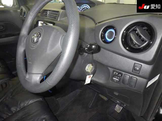 TOYOTA BB 2012