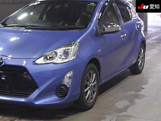 TOYOTA AQUA 2016