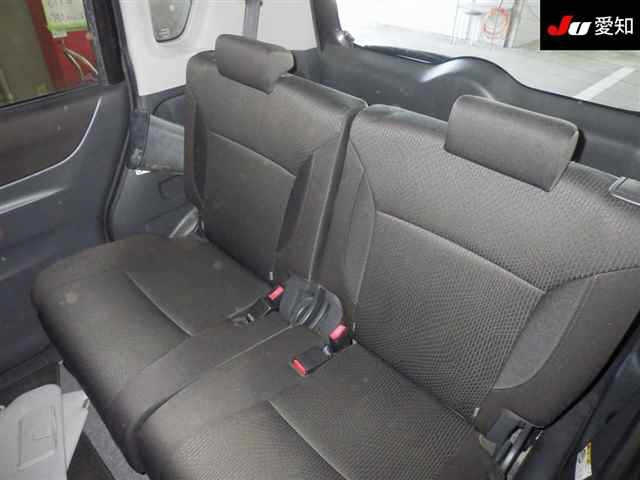 MITSUBISHI DELICA D2 2012