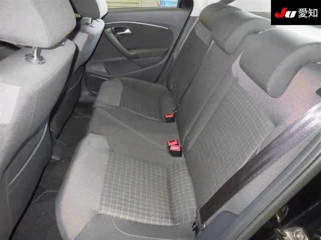 VOLKSWAGEN POLO 2015