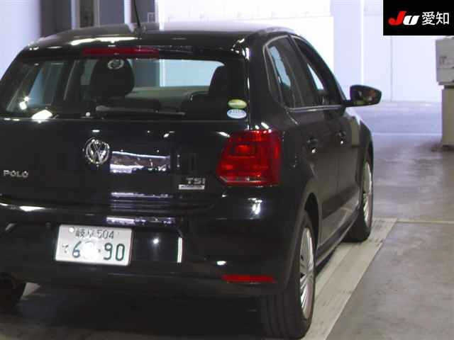 VOLKSWAGEN POLO 2015