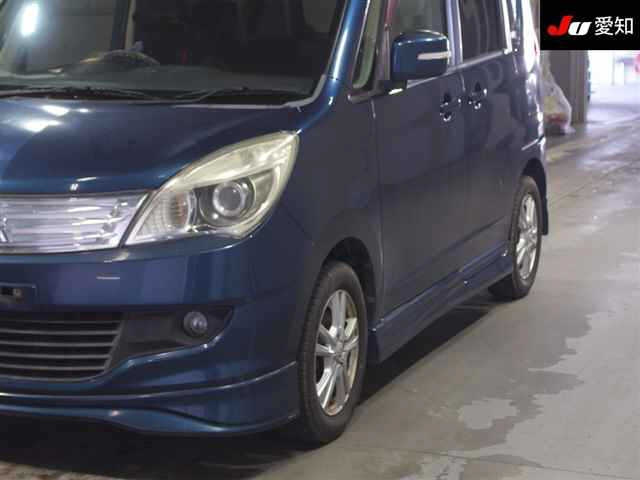 MITSUBISHI DELICA D2 2012