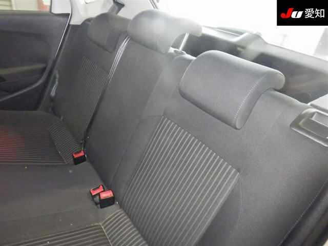 VOLKSWAGEN POLO 2012