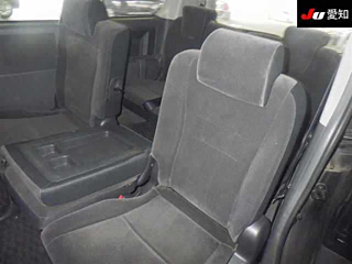 TOYOTA NOAH 2009