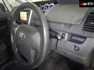 TOYOTA NOAH 2009