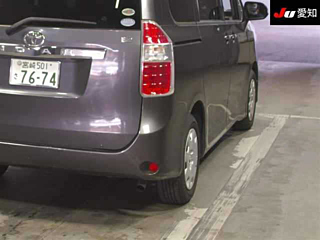 TOYOTA NOAH 2009