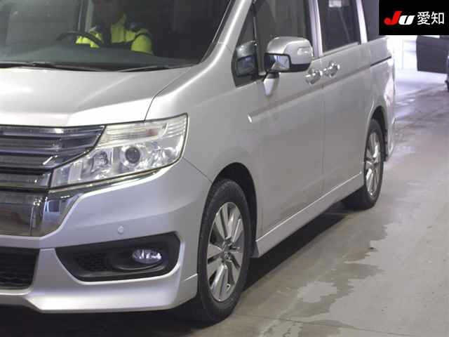 HONDA STEP WAGON 2012