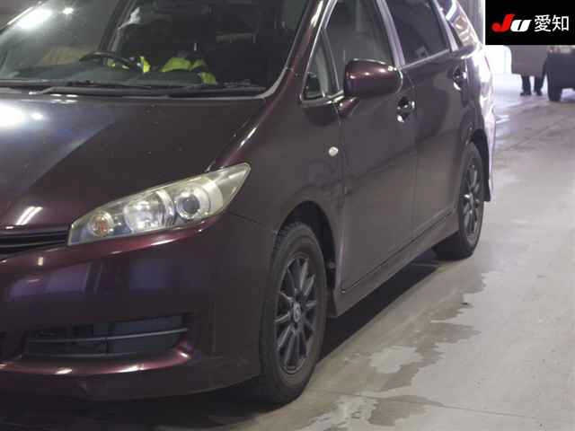TOYOTA WISH 2011