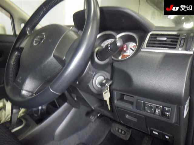 NISSAN TIIDA 2008