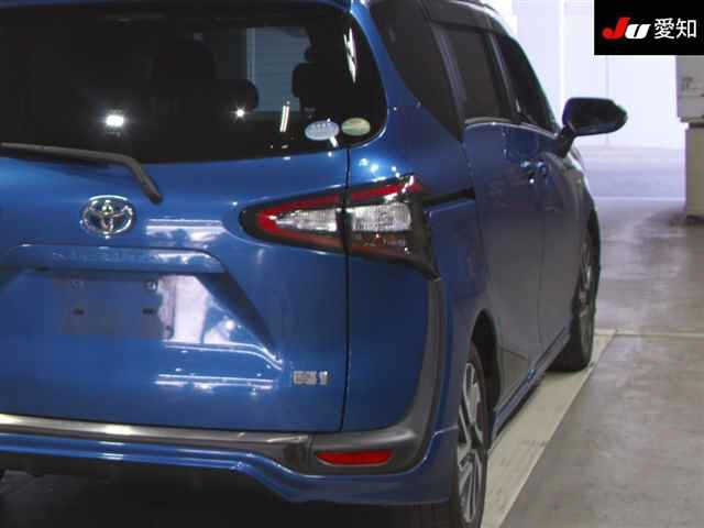 TOYOTA SIENTA 2016
