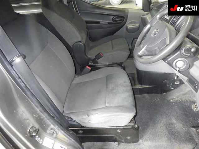 NISSAN NV200 2011