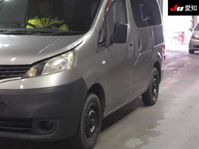 NISSAN NV200 2011