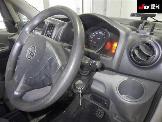 NISSAN NV200 2011