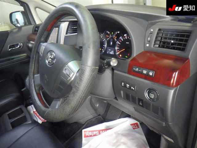 TOYOTA VELLFIRE 2008