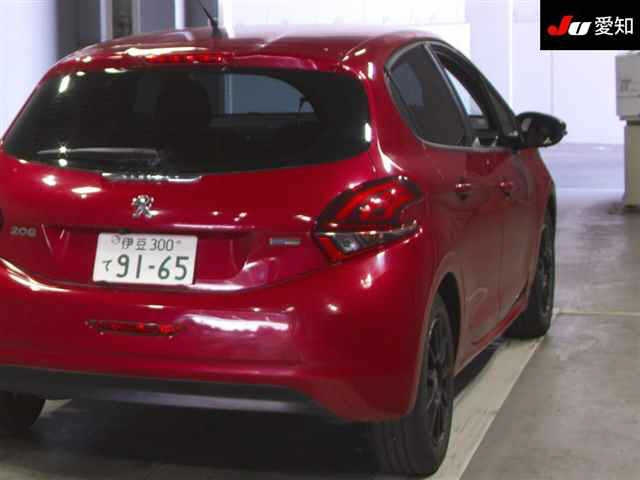 PEUGEOT 208 2016