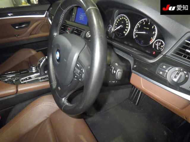BMW 5 SERIES 2013