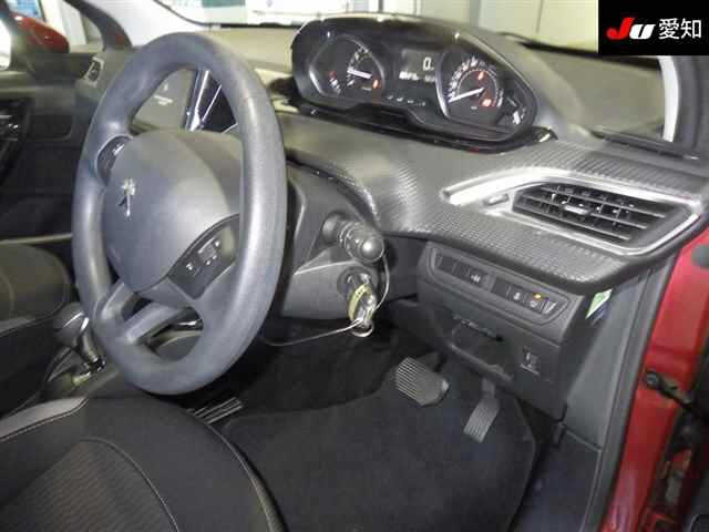 PEUGEOT 208 2016