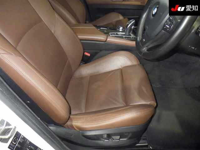 BMW 5 SERIES 2013