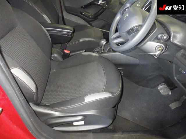 PEUGEOT 208 2016