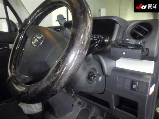 TOYOTA PIXIS SPACE 2013