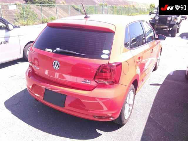 VOLKSWAGEN POLO 2016