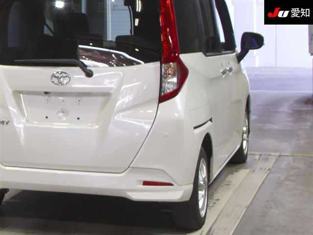TOYOTA ROOMY 2023