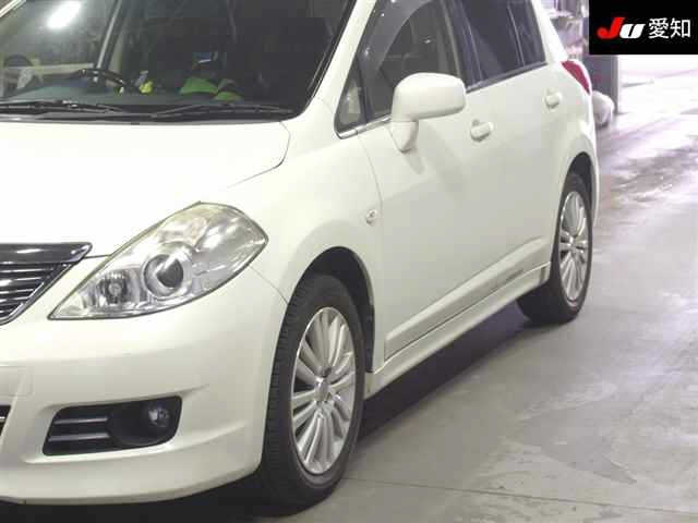 NISSAN TIIDA 2012