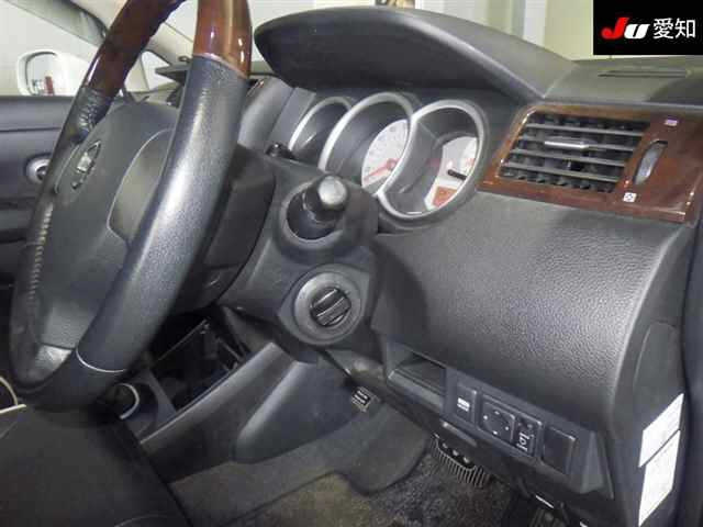 NISSAN TIIDA 2012