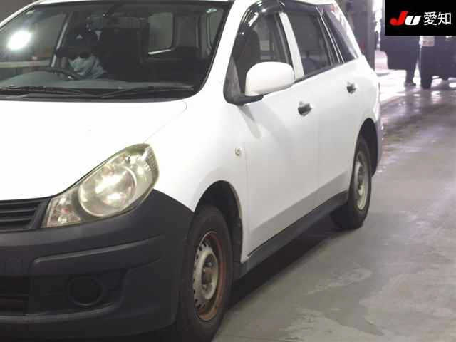 NISSAN AD 2011