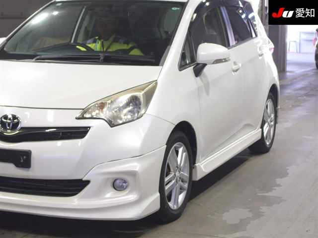 TOYOTA RACTIS 2013