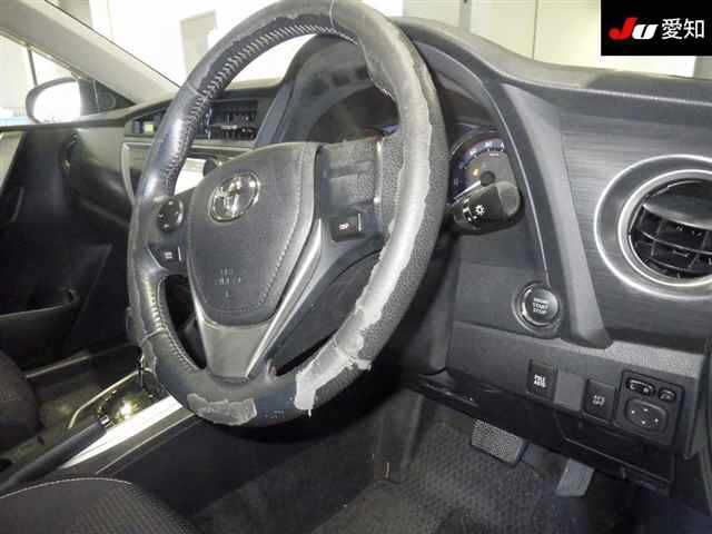 TOYOTA AURIS 2012
