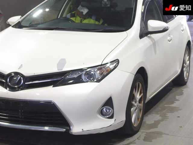 TOYOTA AURIS 2012