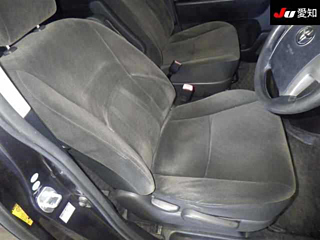 TOYOTA VOXY 2010