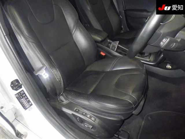 VOLVO V40 2013