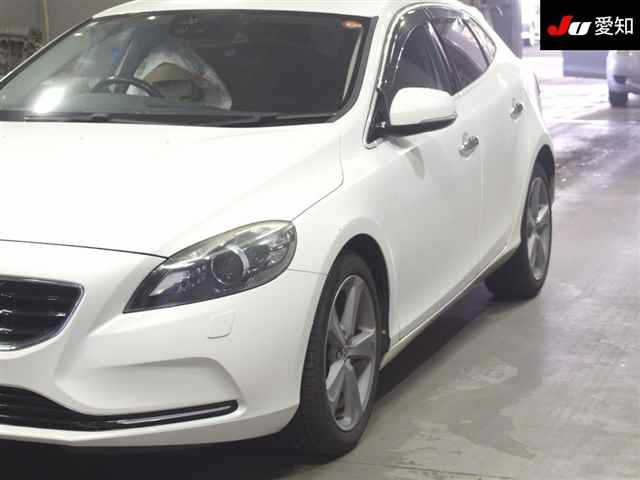 VOLVO V40 2013